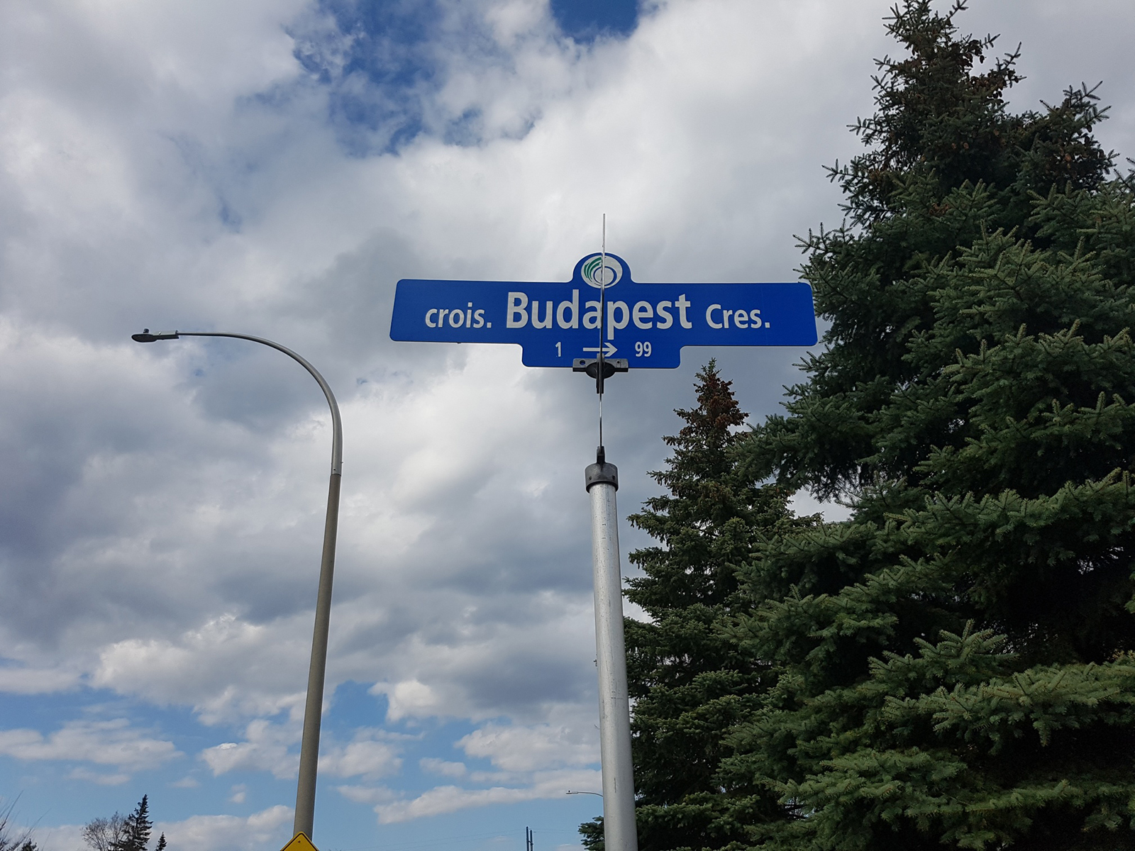 Budapest Crescent